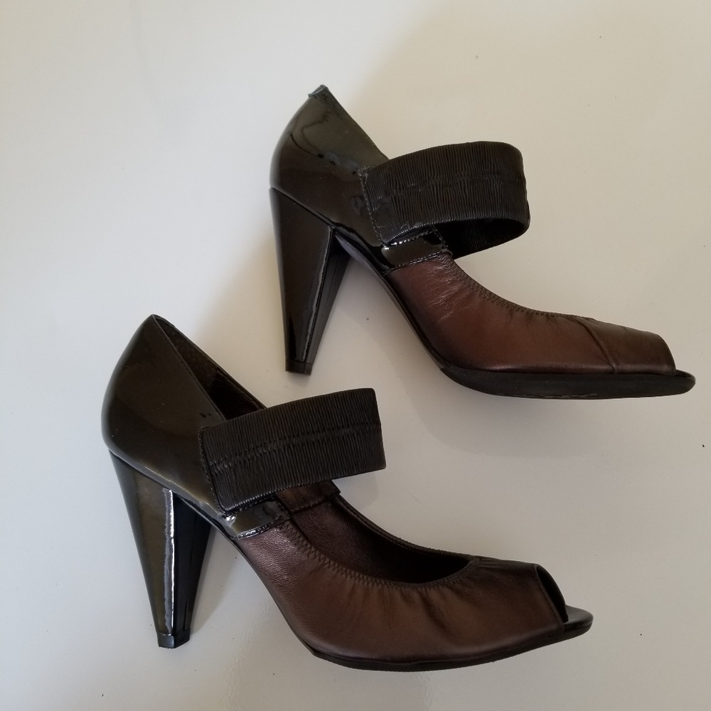 DKNY Peeptoe shoes